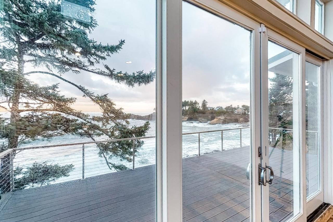 Sea Spray In Depoe Bay Apartment Room photo